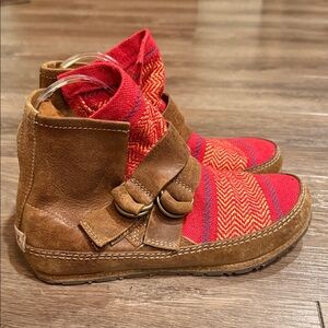 Sorel Yaquina Blanket Boots Size 6.5